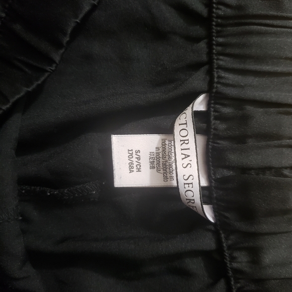 Silk Victoria’s Secret pajama shorts - Picture 9 of 10